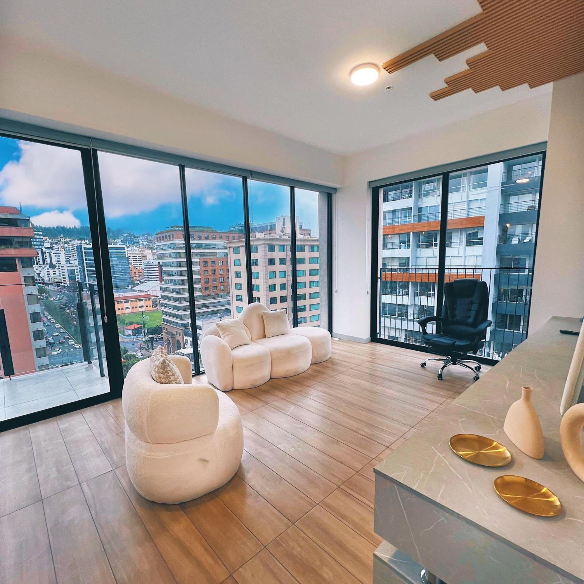 En La Carolina Con Piscina Y Jacuzzi Apartamento Quito