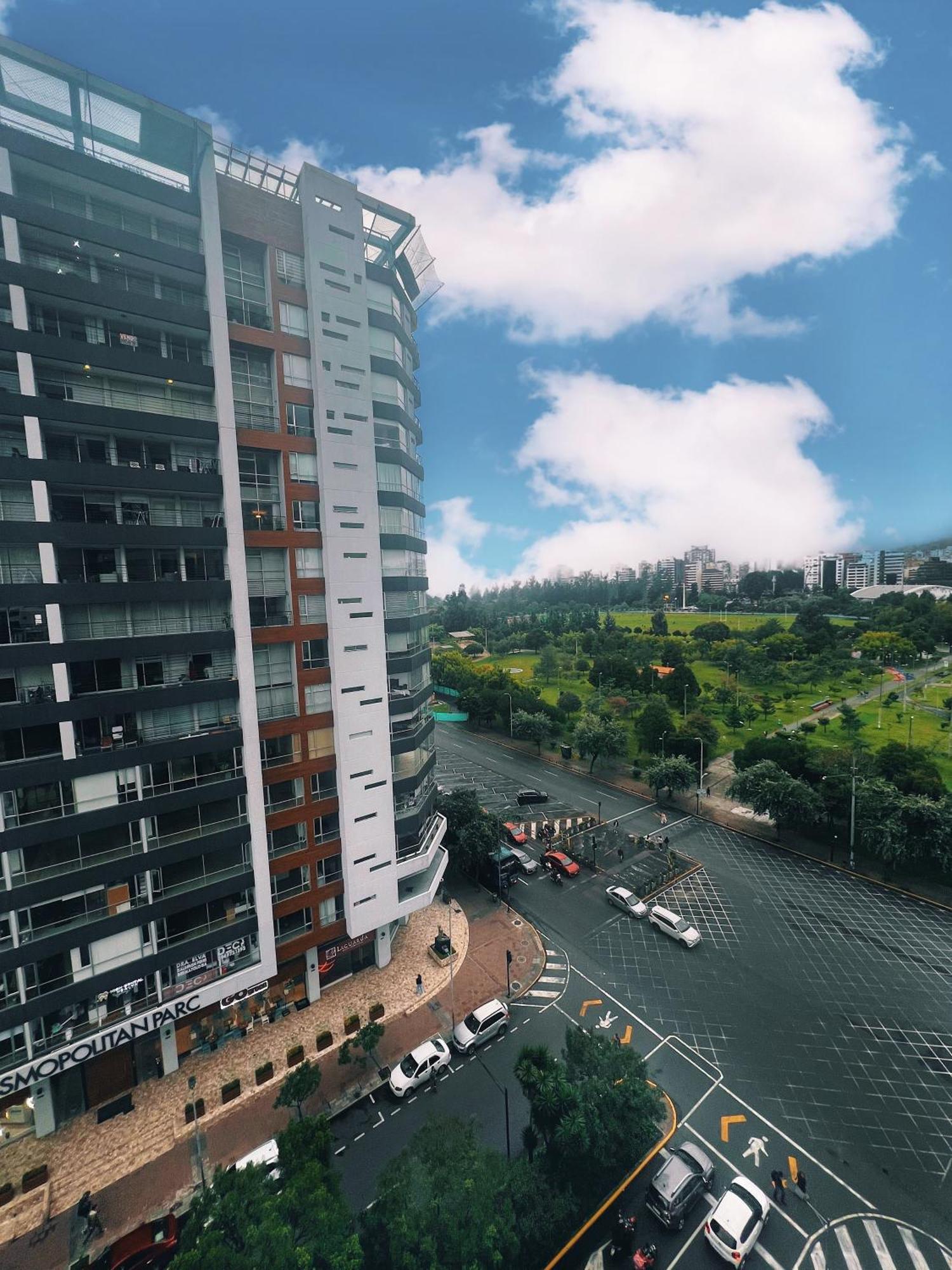 Apartamento En La Carolina Con Piscina Y Jacuzzi Quito